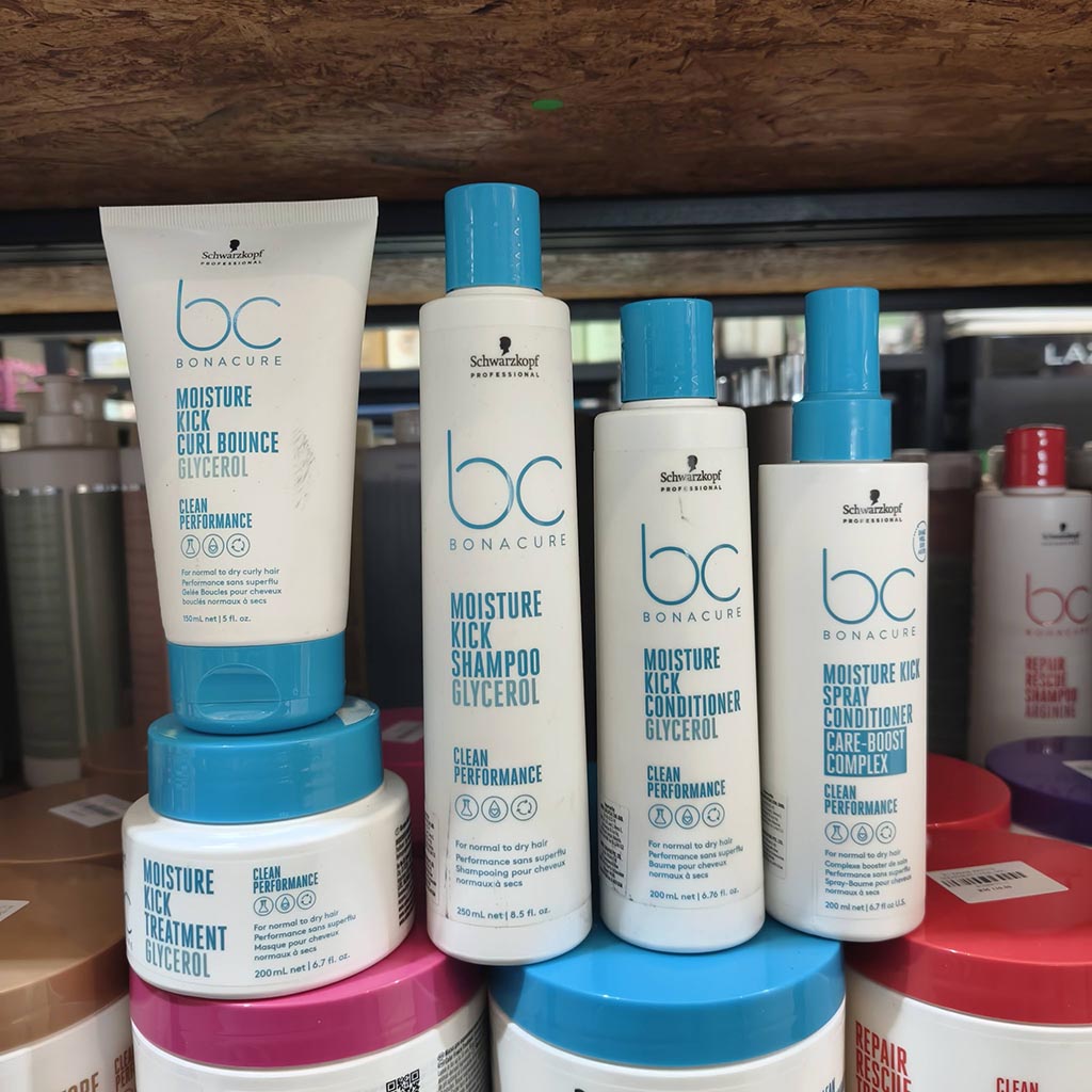 Quench dry, textured hair with the 100% vegan Schwarzkopf BC Bonacure Moisture Kick range. Powered by Glycerol for up to 48 hours of weightless hydration, instant detangling, and a healthy-looking shine.